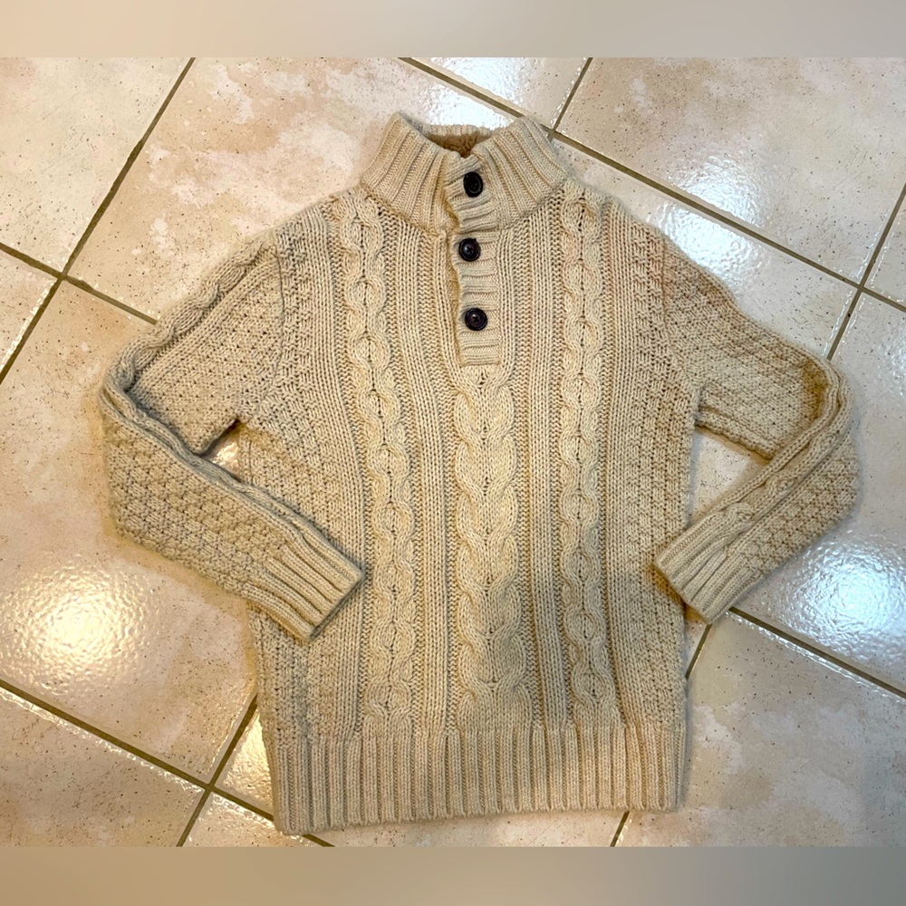 Gap sweater